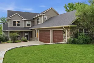 114 Blackfoot Trail, Lake Kiowa, TX 76240 - Photo 1