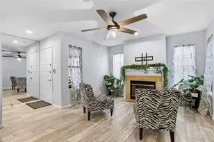 418 Matthews Dr, Arlington, TX 76012 - Photo 3