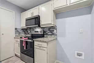 418 Matthews Dr, Arlington, TX 76012 - Photo 13
