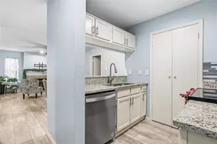 418 Matthews Dr, Arlington, TX 76012 - Photo 9