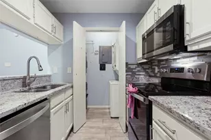 418 Matthews Dr, Arlington, TX 76012 - Photo 11