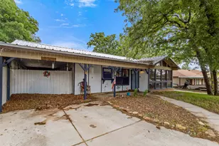 316 Hickorywood St, Azle, TX 76020 - Photo 3