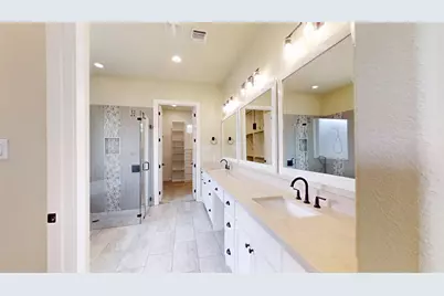2405 Vineyard Drive, Granbury, TX 76048 - Photo 17