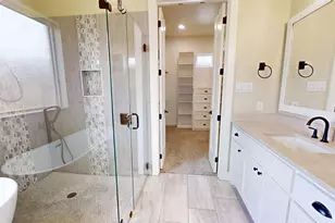 2405 Vineyard Dr, Granbury, TX 76048 - Photo 19
