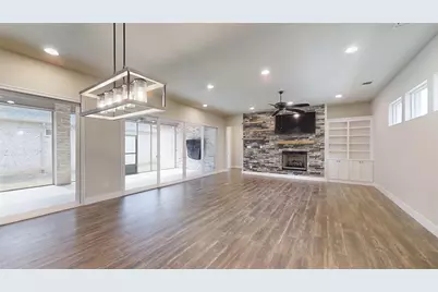 2405 Vineyard Drive, Granbury, TX 76048 - Photo 7