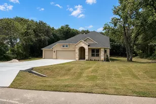 121 Loveta Ln, Boyd, TX 76023 - Photo 1