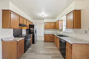 911 Wellridge Dr, Arlington, TX 76017 - Photo 5