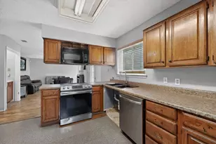 5505 Thackery Dr, Arlington, TX 76018 - Photo 13