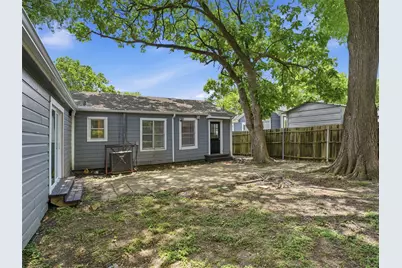 1717 Hemphill Drive, Dallas, TX 75216 - Photo 17