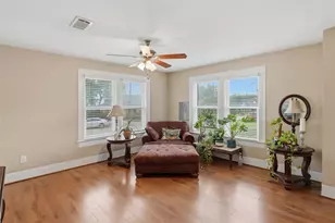 609 E Elm St, Hillsboro, TX 76645 - Photo 9