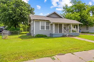 609 E Elm St, Hillsboro, TX 76645 - Photo 3