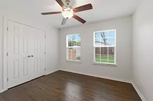 2725 Ryan Pl Dr, Fort Worth, TX 76110 - Photo 19