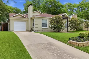 2725 Ryan Pl Dr, Fort Worth, TX 76110 - Photo 3