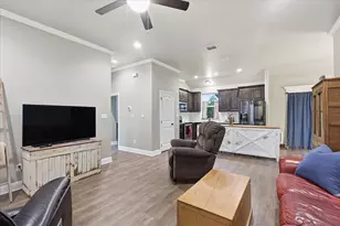 2118 Christine Dr, Granbury, TX 76048 - Photo 7