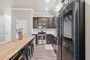 2118 Christine Dr, Granbury, TX 76048 - Photo 11