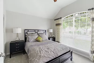437 Crestview Point Drive, Lewisville, TX 75067 - Photo 25