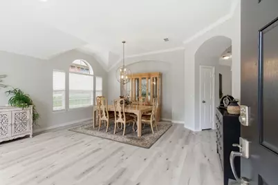 437 Crestview Point Drive, Lewisville, TX 75067 - Photo 3