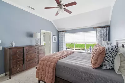 437 Crestview Point Drive, Lewisville, TX 75067 - Photo 17