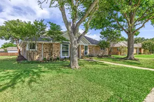 3916 Spring Hollow Dr, Carrollton, TX 75007 - Photo 3