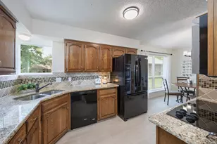 3916 Spring Hollow Dr, Carrollton, TX 75007 - Photo 13