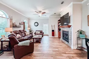 1504 Wade St, Corsicana, TX 75110 - Photo 5
