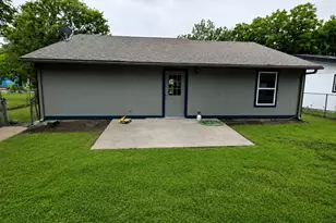 106 N 4th St, Crandall, TX 75114 - Photo 7