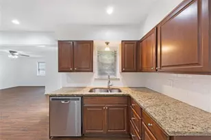 2717 Wesleyan Dr, Irving, TX 75062 - Photo 9