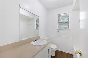 2717 Wesleyan Dr, Irving, TX 75062 - Photo 15