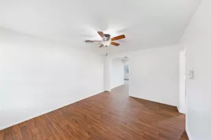 2717 Wesleyan Dr, Irving, TX 75062 - Photo 17
