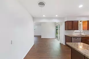 2717 Wesleyan Dr, Irving, TX 75062 - Photo 11