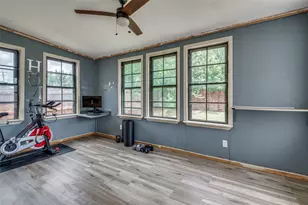 817 Pryor Dr, Arlington, TX 76001 - Photo 21