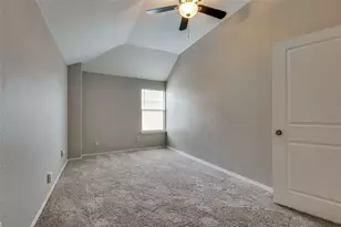 817 Pryor Dr, Arlington, TX 76001 - Photo 15