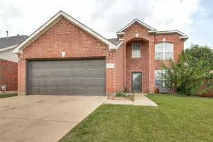817 Pryor Dr, Arlington, TX 76001 - Photo 1