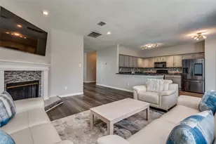 817 Pryor Dr, Arlington, TX 76001 - Photo 5