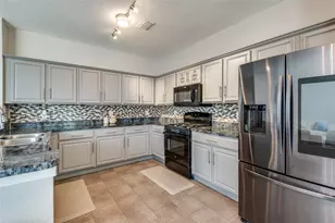 817 Pryor Dr, Arlington, TX 76001 - Photo 25