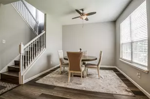 817 Pryor Dr, Arlington, TX 76001 - Photo 9