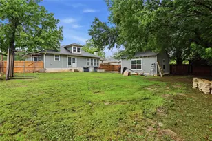 1092 W Frey St, Stephenville, TX 76401 - Photo 17