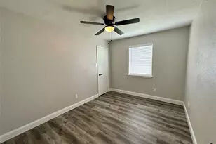 801 Kingdom Cir, Waxahachie, TX 75165 - Photo 11