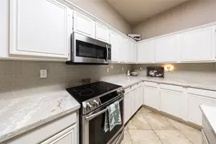 2075 Sunset Ln, Lewisville, TX 75067 - Photo 9