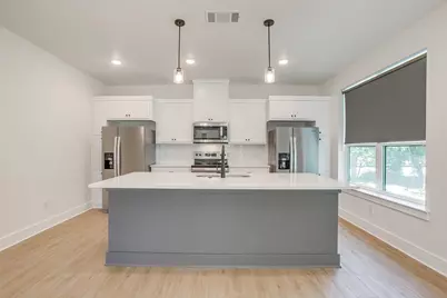2345 Benbrook Drive, Fort Worth, TX 76110 - Photo 19