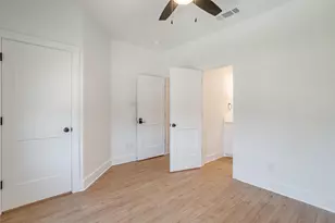 2345 Benbrook Dr, Fort Worth, TX 76110 - Photo 25