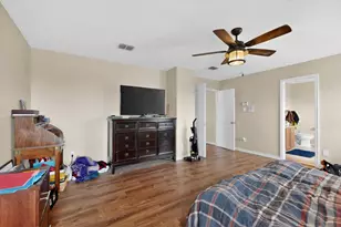 2435 Castle Pines Dr, Burleson, TX 76028 - Photo 17