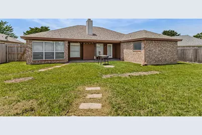 1012 High Crest Drive, Azle, TX 76020 - Photo 3
