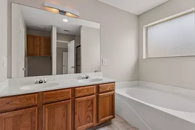 1012 High Crest Drive, Azle, TX 76020 - Photo 15