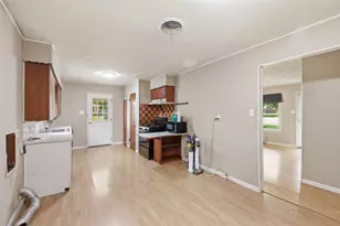 723 Clements Ave, Van Alstyne, TX 75495 - Photo 9