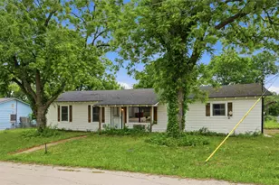 723 Clements Ave, Van Alstyne, TX 75495 - Photo 3