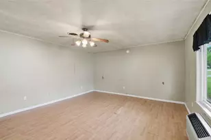 723 Clements Ave, Van Alstyne, TX 75495 - Photo 5