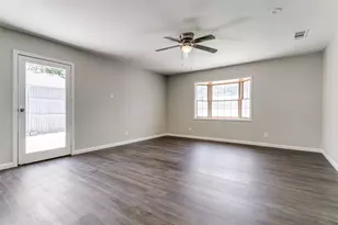 1506 Carnation Dr, Lewisville, TX 75067 - Photo 11