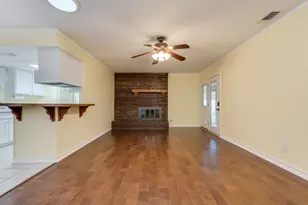 4105 Astoria St, Irving, TX 75062 - Photo 5