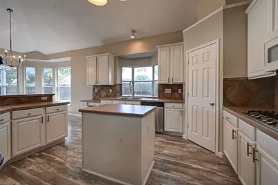 7500 Parkgate Drive, Fort Worth, TX 76137 - Photo 17